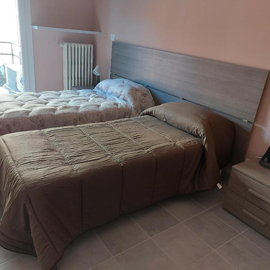 Fare Bnb - Room & Breakfast Santa Maria เรจโจเอมิเลีย ภายนอก รูปภาพ