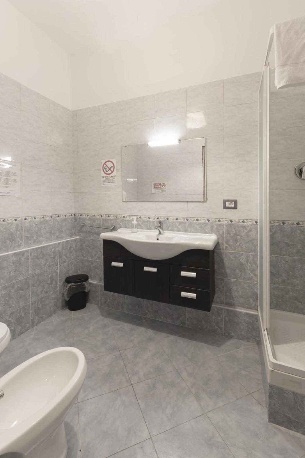 Fare Bnb - Room & Breakfast Santa Maria เรจโจเอมิเลีย ภายนอก รูปภาพ